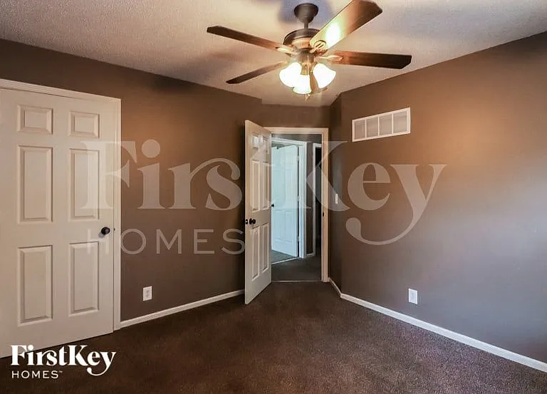 9137 E 90th Ter — Photo 11