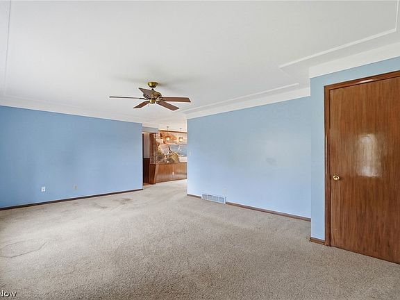 5th image of 16233 Bennett Rd