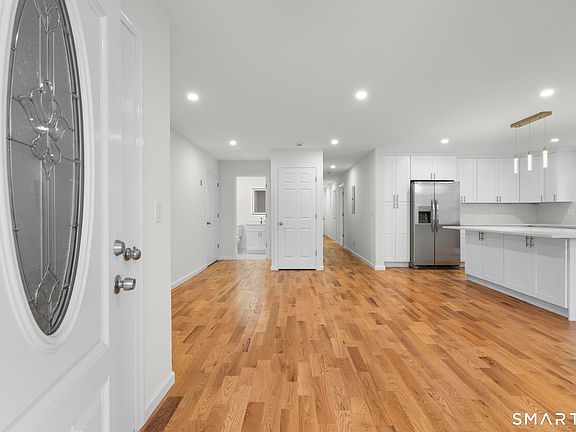 5th image of 131 Columbia St #1