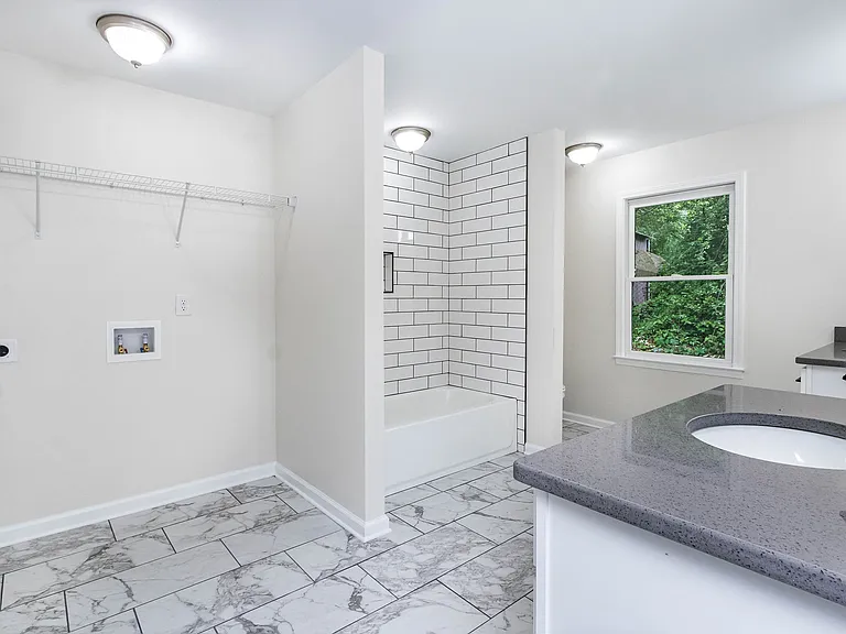 105 Mountain View Dr — Photo 12