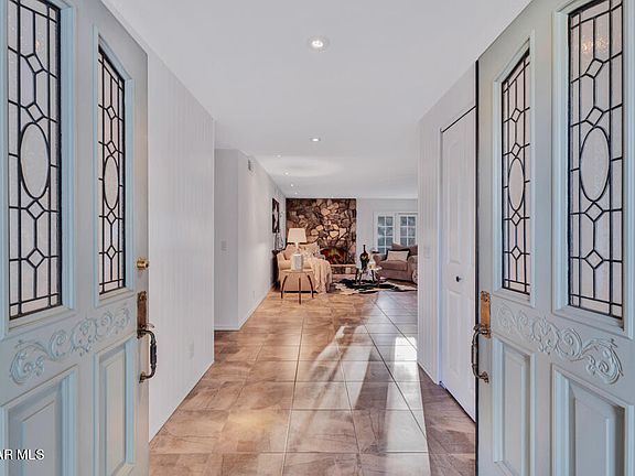 4th image of 83 N Pinewood Ave