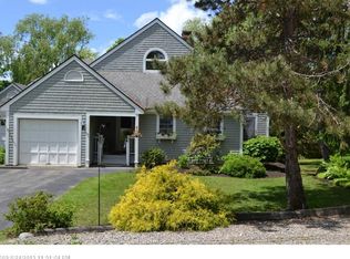 16 Cove Rd, Camden, ME 04843