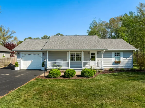 370 Woodlake Rd, Eldorado, IL 62930