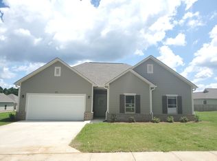 77 Ballington Way, Clanton, AL 35045