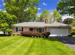 30 Danbury Cir N, Rochester, NY 14618