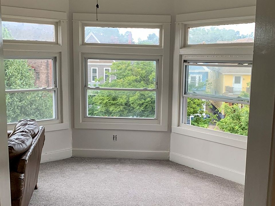 1st image of 452 Richmond Ave #5