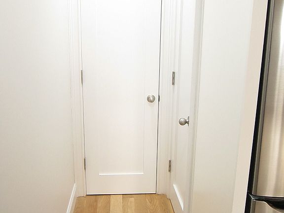 3rd image of 54 W 76th St APT Bf