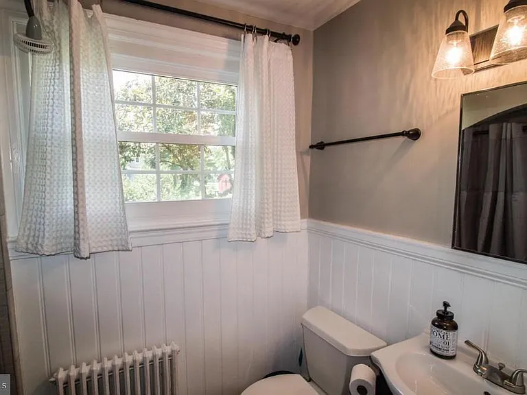 429 S Washington St — Photo 9