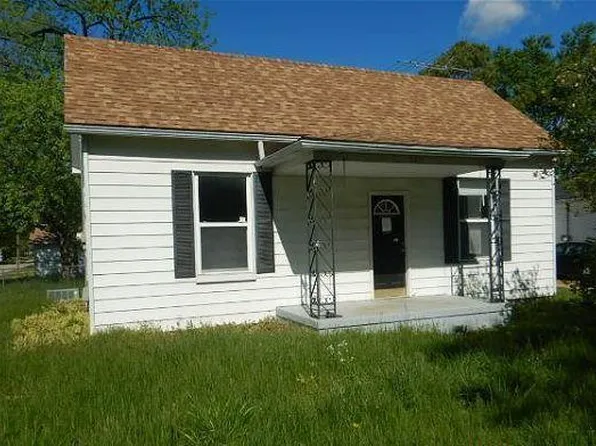 818 S Borders Ave, Marissa, IL 62257