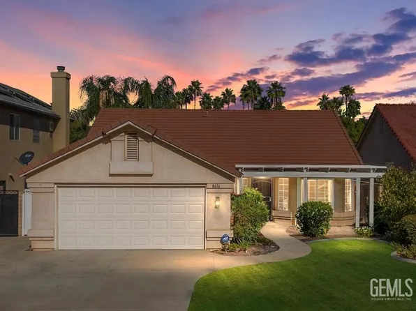 8616 Goldfinch Dr, Bakersfield, CA 93312