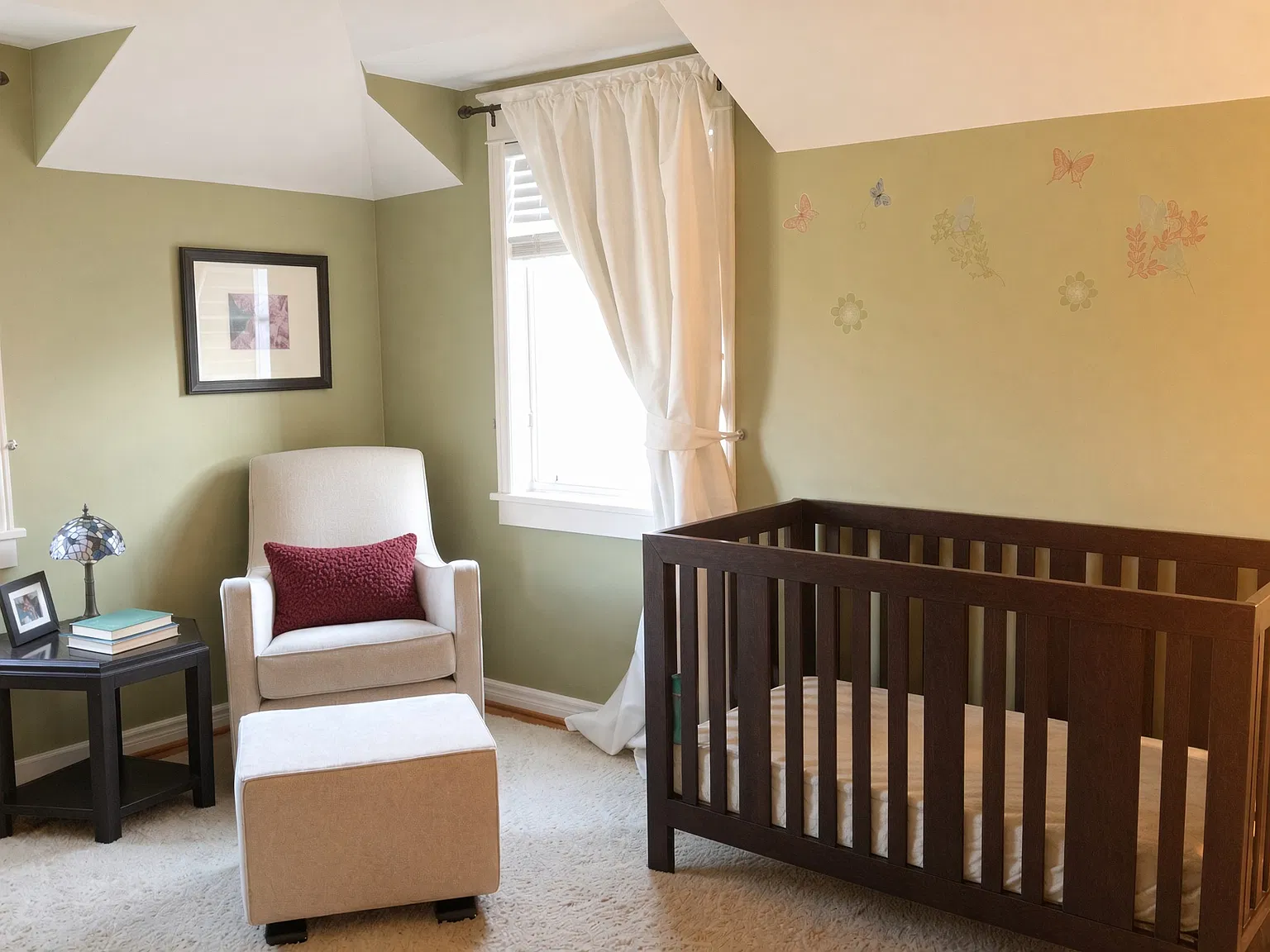 3 bed, 1.5 bath, 1651 sqft, $3,100 — Photo 2