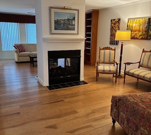 4th image of 1625 Glenview Rd Unit 103