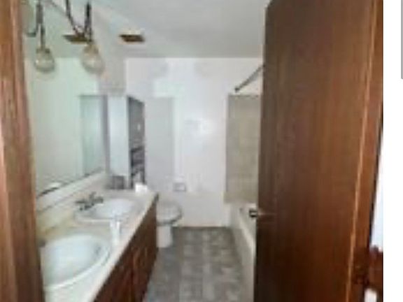 5th image of 7305 Bennett St