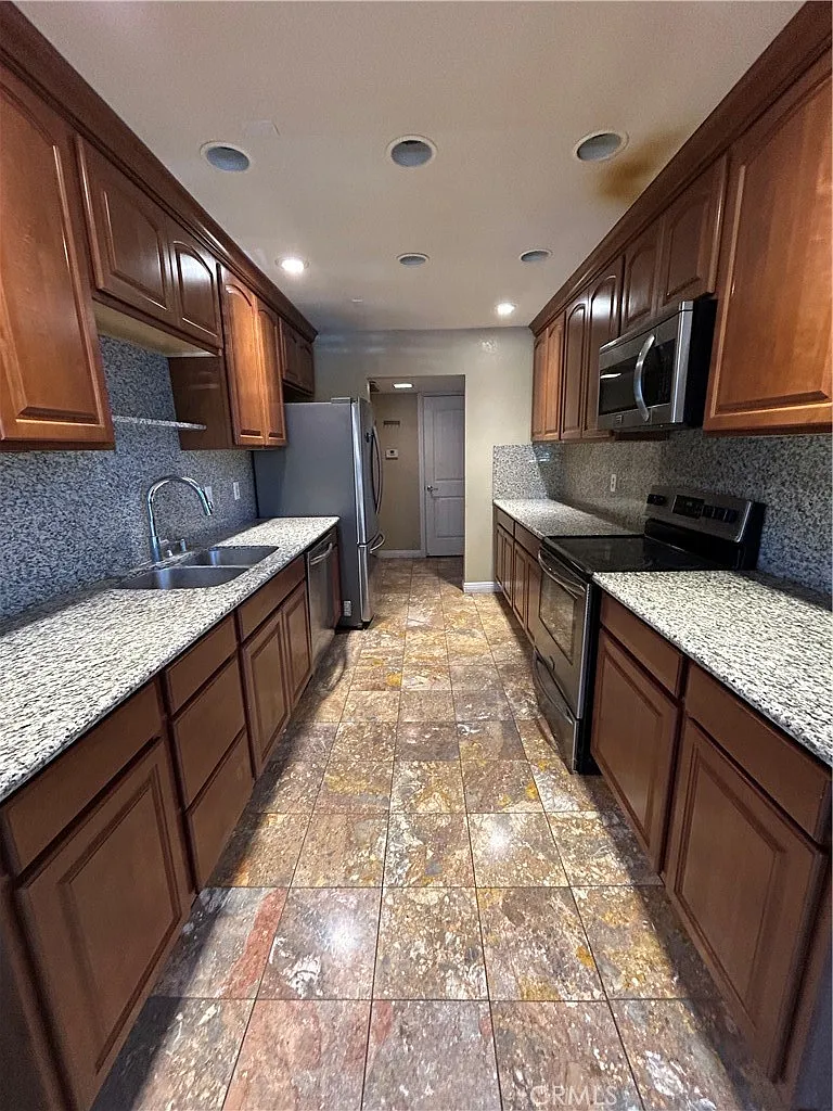 2 bed, 1334 sqft, $3,000 — Photo 4