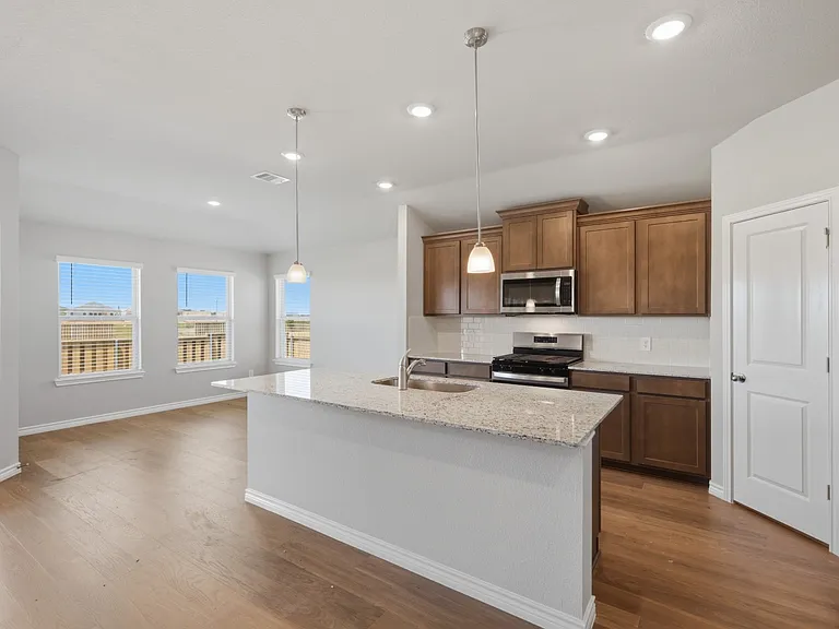 1200 Canton Dr — Photo 4