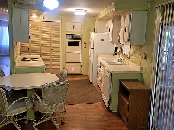 3rd image of 12106 Sara St