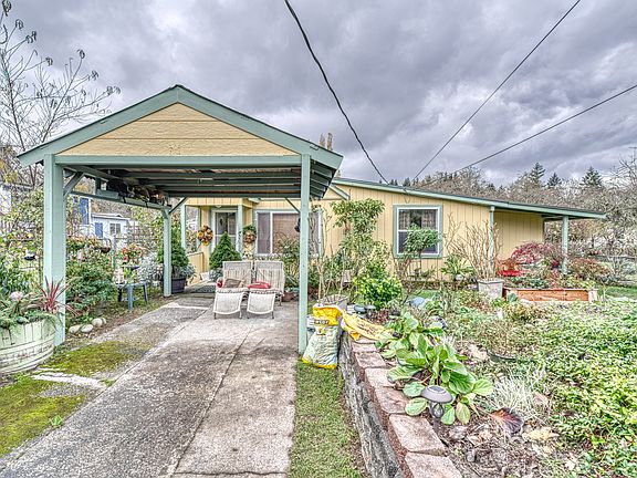 2nd image of 425 Sunnyhill Rd W