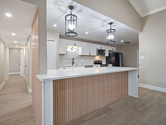 5th image of 5649 N Colony Blvd