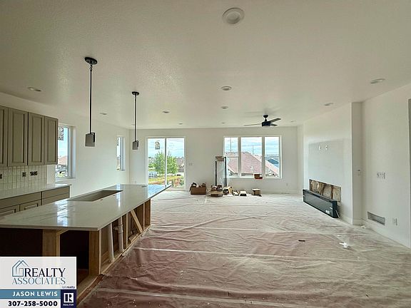 4th image of 2685 Heathrow Ave