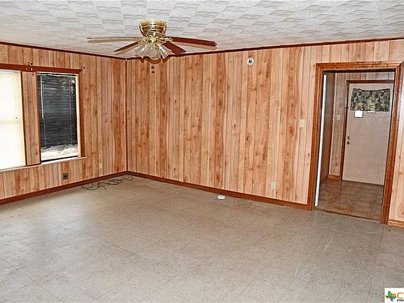4th image of 1807 Woodlawn St