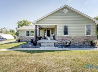 3070 Pickle Rd, Oregon, OH 43616