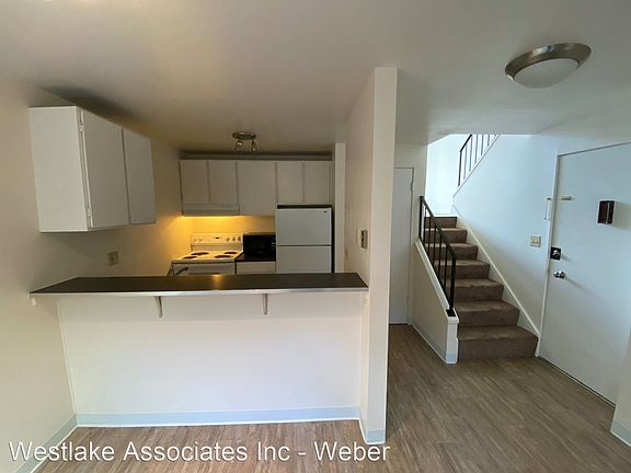 2nd image of 3110 Franklin Ave E APT 102