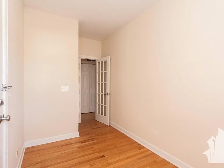 3240 N Clifton Ave — Photo 12