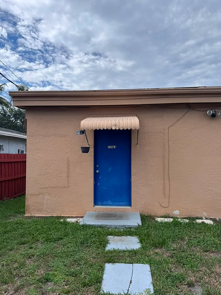1 bed, 800 sqft, $1,600 — Photo 1