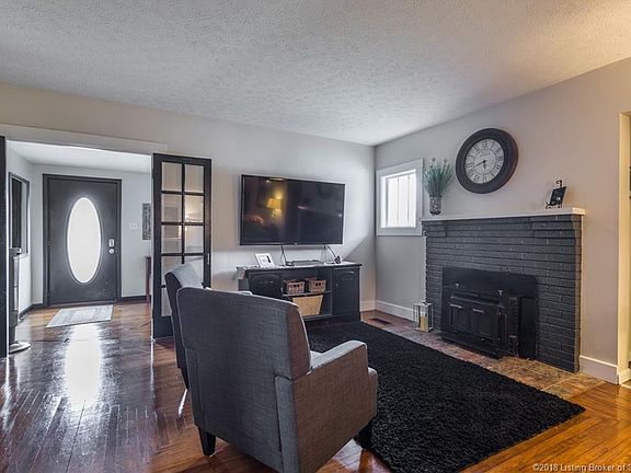 3rd image of 1007 E Market St