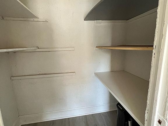 5th image of 104 Duer Ave Floor 2