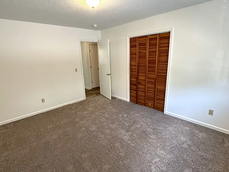 320 W Hampton Ave — Photo 9