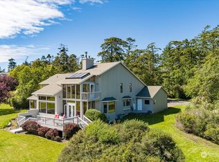 979 Windrose Dr, Coupeville, WA 98239
