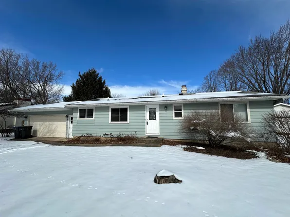 624 Wisconsin St, Waupaca, WI 54981