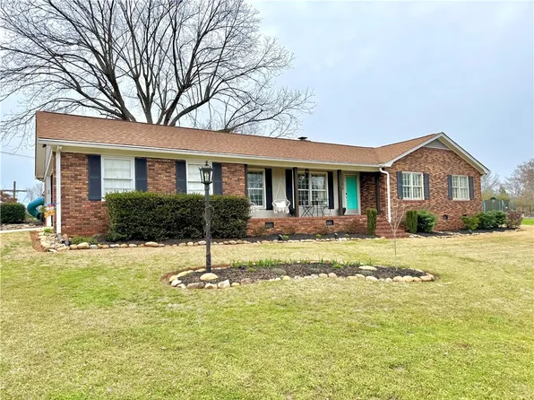 104 Lark Ln, Anderson, SC 29625