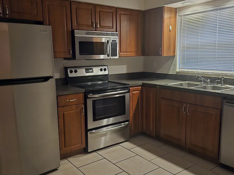 11710 Wesson Cir W — Photo 2