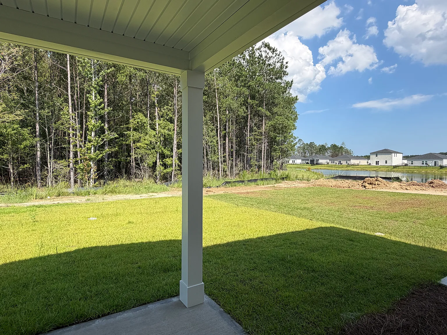 5 bed, 2.5 bath, 2345 sqft, $3,200 — Photo 3