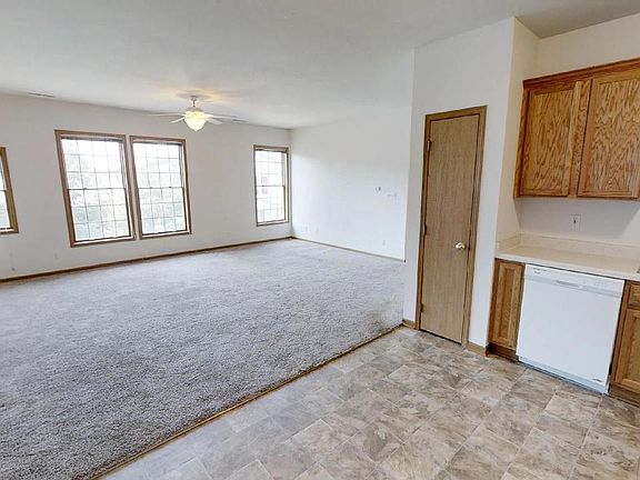 2nd image of 2615 Aspen Rd Unit 6