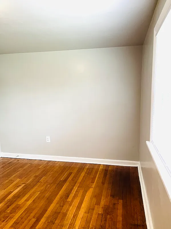2 bed, 1.0 bath, $1,295 — Photo 2