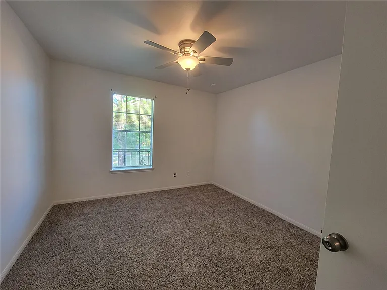 1808 Saxony Ln — Photo 13