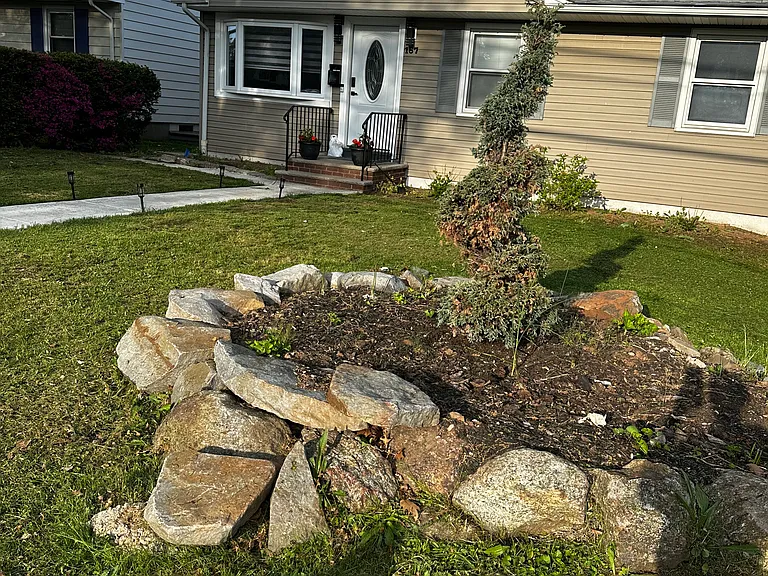 Jefferson Ave — Photo 1