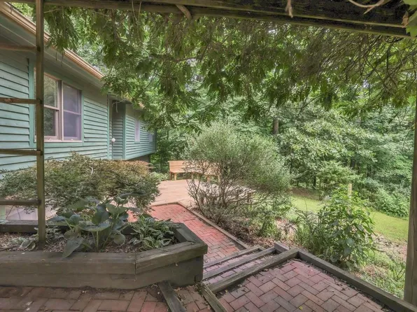 1795 Welsh Hills Rd NE, Granville, OH 43023