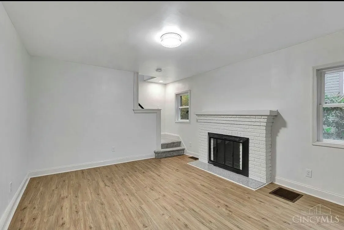 3 bed, 1.5 bath, 1672 sqft, $2,150 — Photo 3