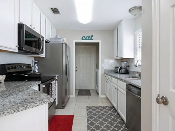 5th image of 1270 Laura Ln