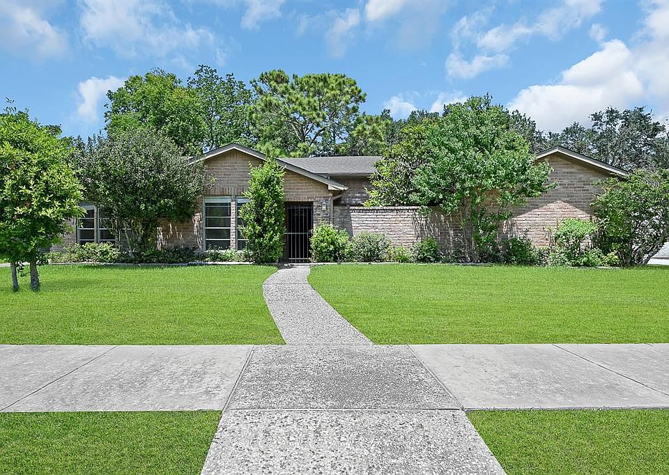 1st image of 2326 Turtle Creek Dr