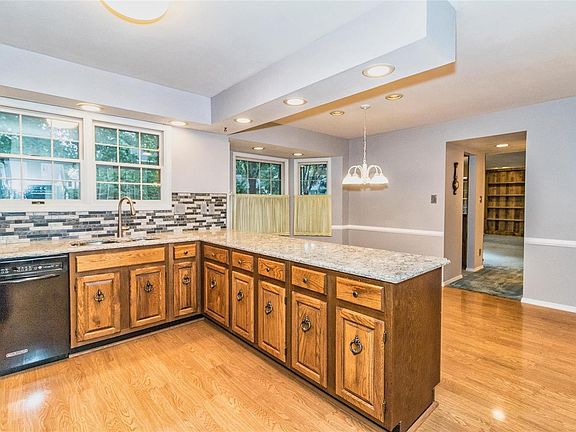 3rd image of 15992 Woodlet Way Ct