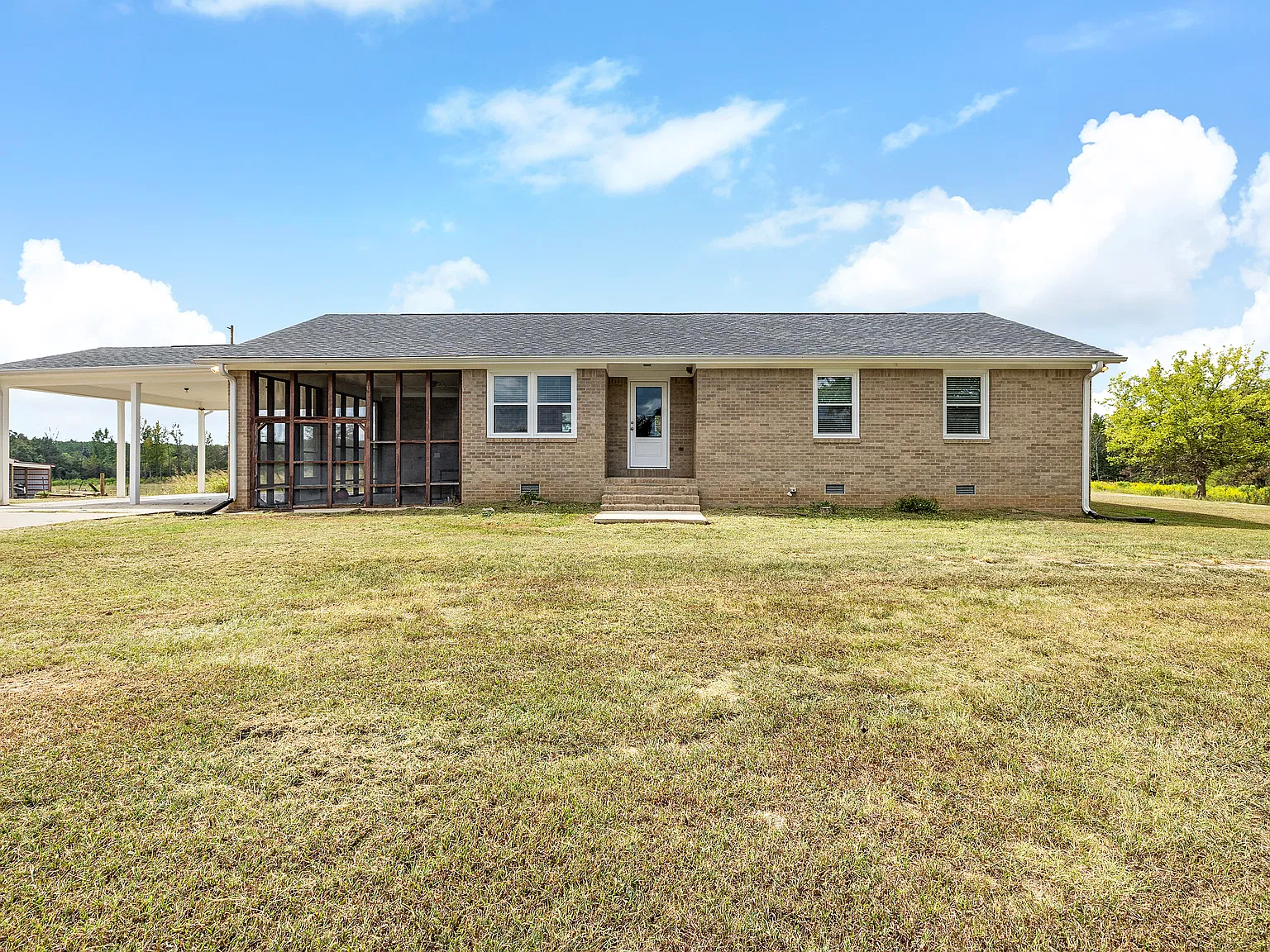 3 bed, 1500 sqft, $1,500 — Photo 1