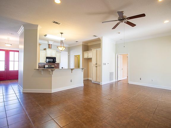 3rd image of 15035 Loveless Dr