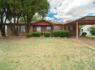 1614 Red Fox Rd, Wichita Falls, TX 76306