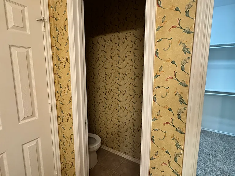 304 Patricia Ln — Photo 16