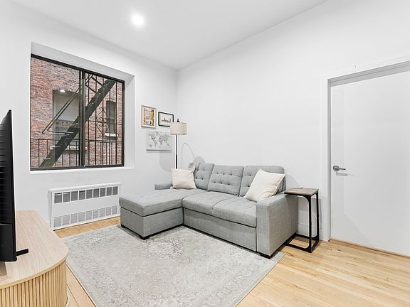 4th image of 310 W 80th St APT 2D